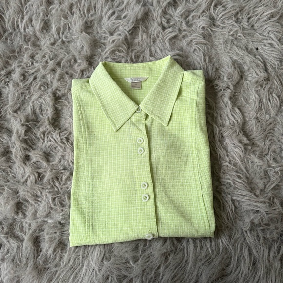 Green Shirt - Picture 2 of 3